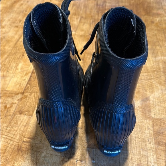 Sorel wedge rain boots - Picture 3 of 6